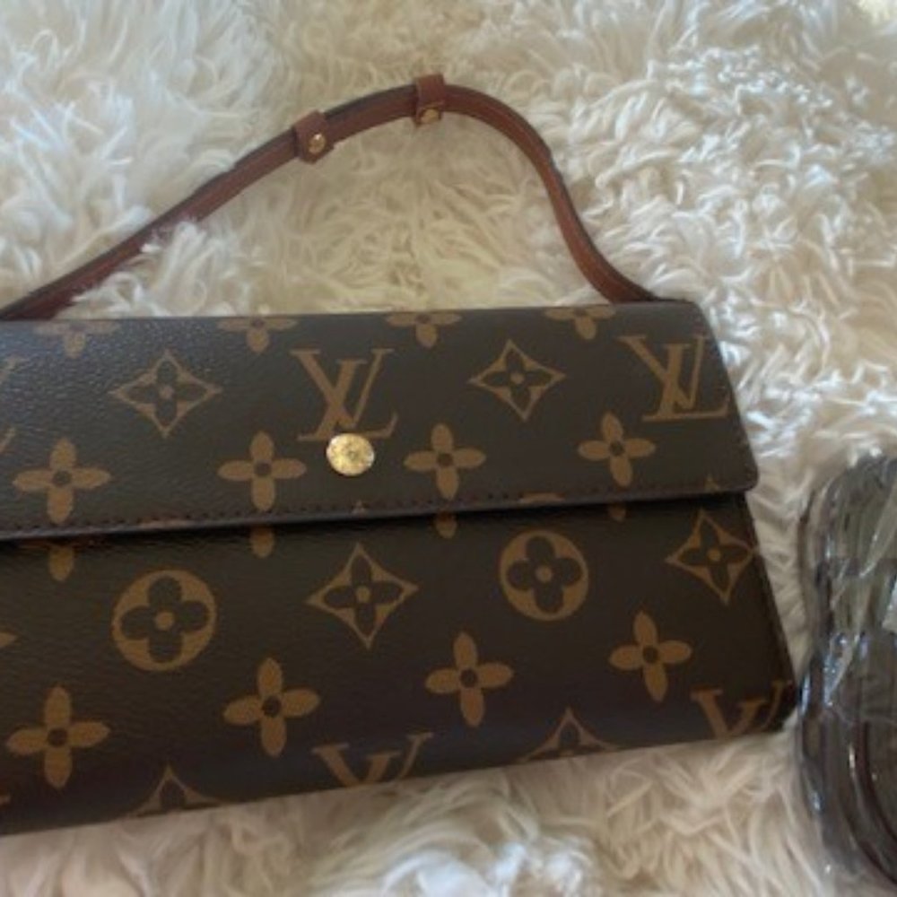 NEW Louis Vuitton Wallet/Clutch